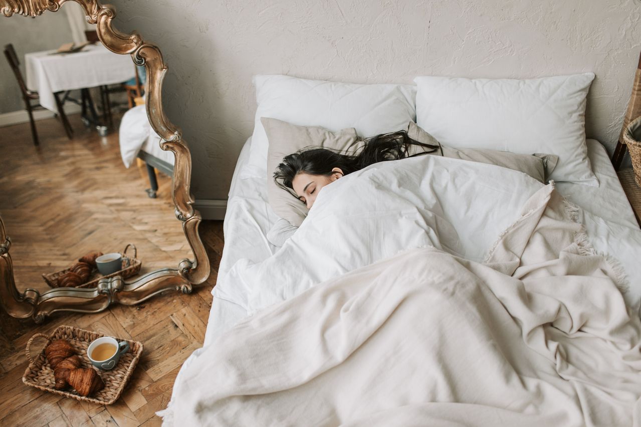 Chronobiologie pozdního léta: Jak zkracující se dny v srpnu ovlivňují hladinu melatoninu a LH